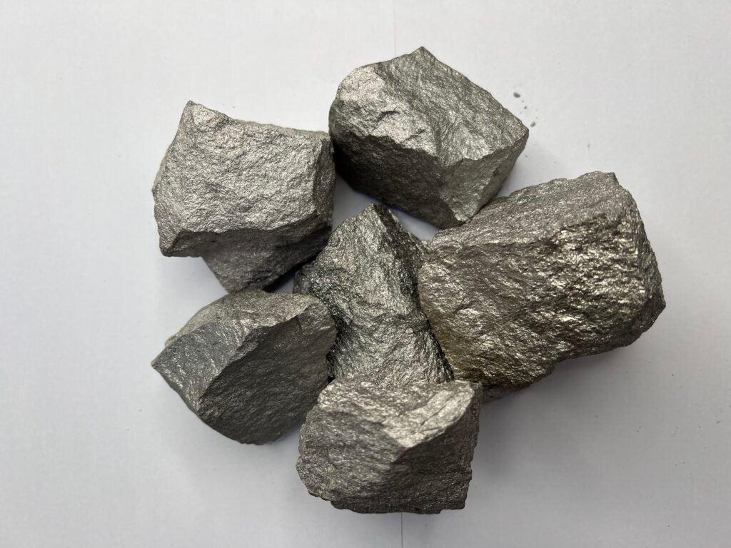 فروکروم پرکربن (High Carbon Ferrochrome)فروکروم کم‌کربن (Low Carbon Ferrochrome)